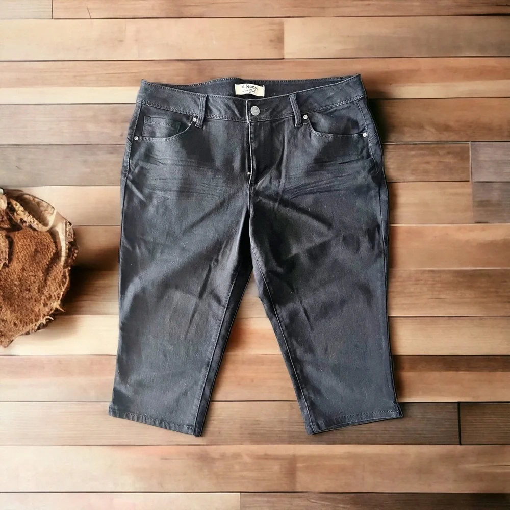 D.Jeans New York Black Capris Shorts in Black, Size 16 New w/o Tag